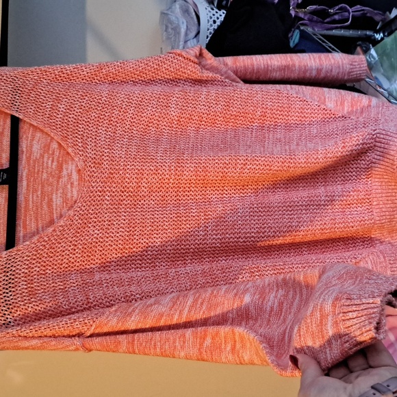 Sweater - Picture 4 of 6